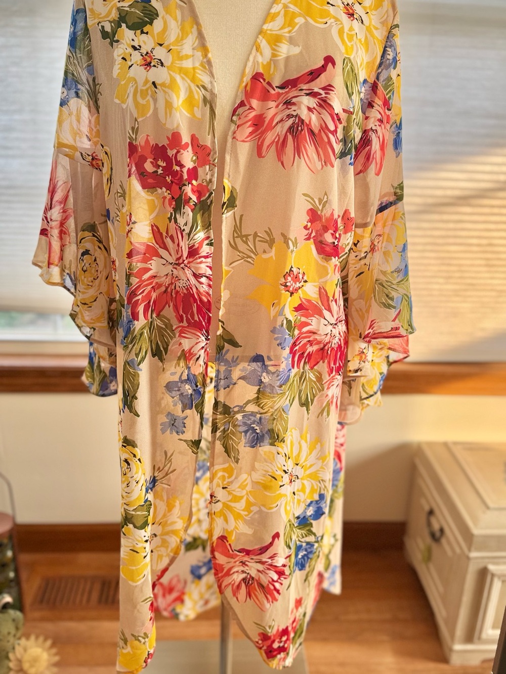 UMGEE USA Size Small Floral Sheer Kimono Cover-Up Multicolor Floral Print